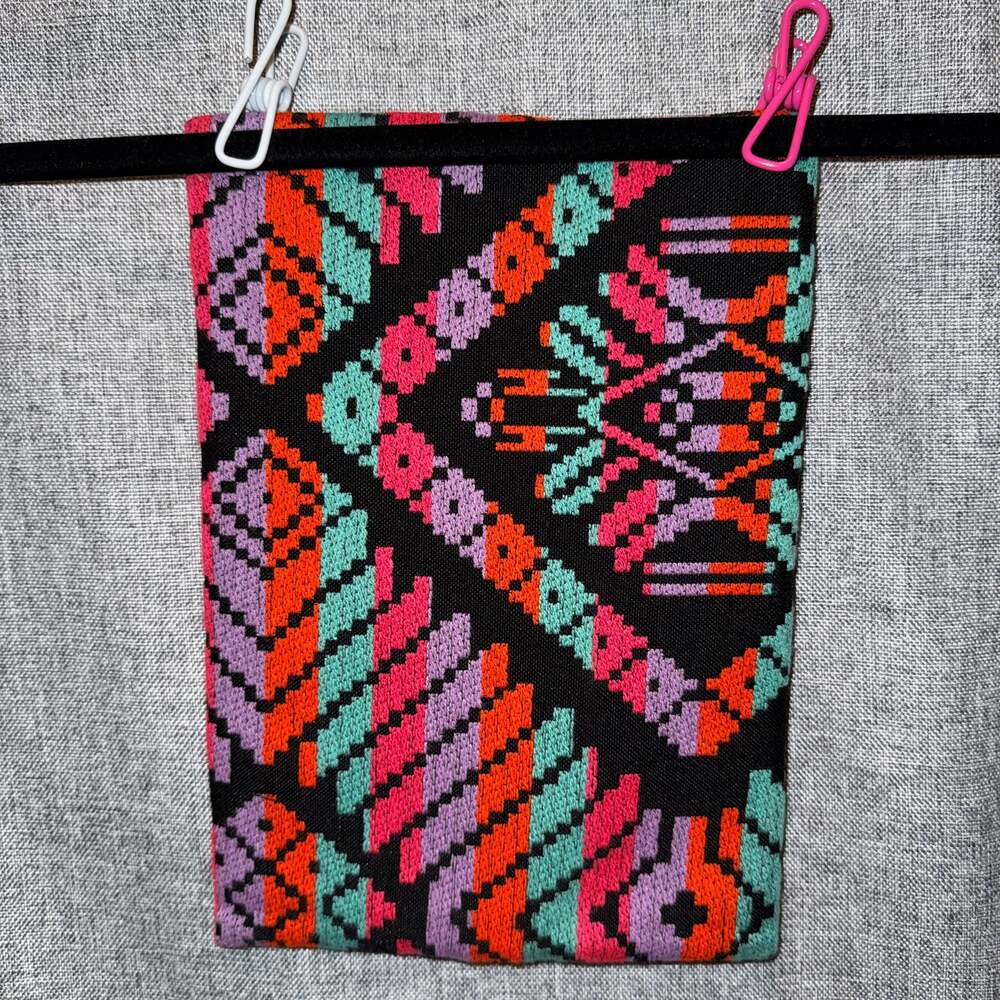 Makeup Junkie Bags Mayan Princess Travel Pouch with Tassel - Picture 2 of 3